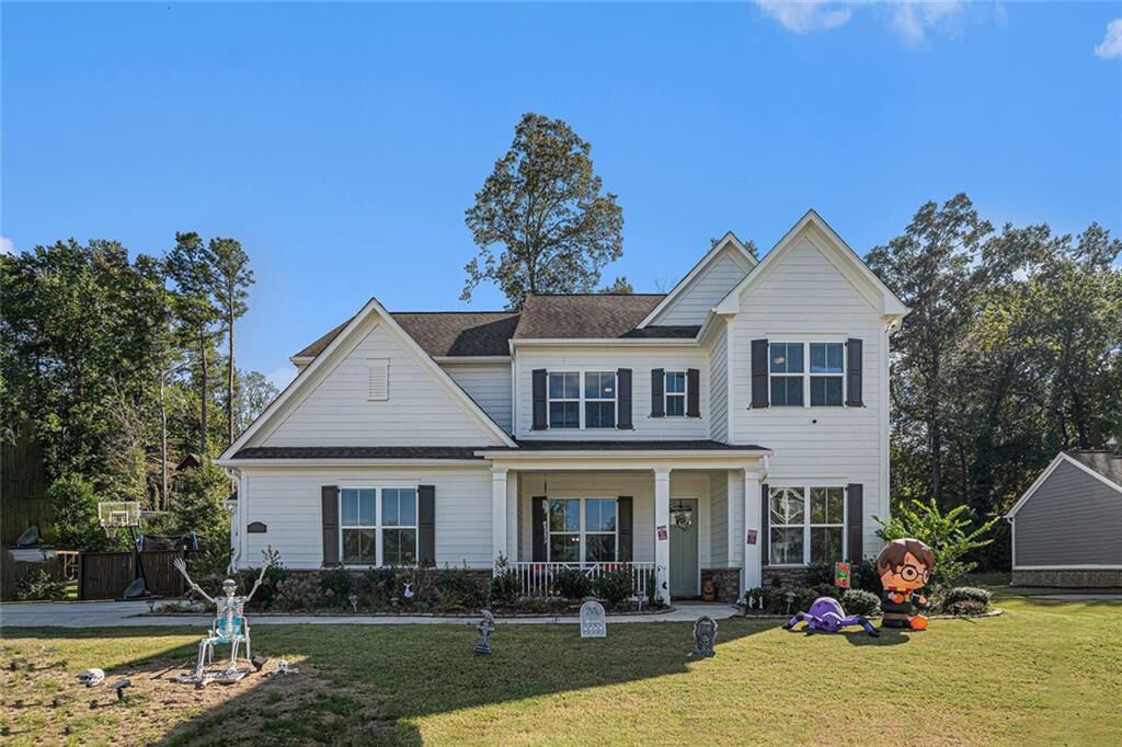 Property Photo: 3816 Whithorn Way GA 30152