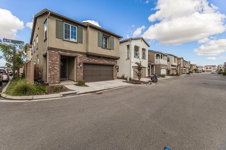 Property Photo: 991 W Fir Street CA 93636