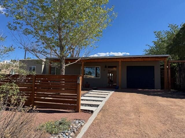 Property Photo:  720 La Veta Drive NE  NM 87108 