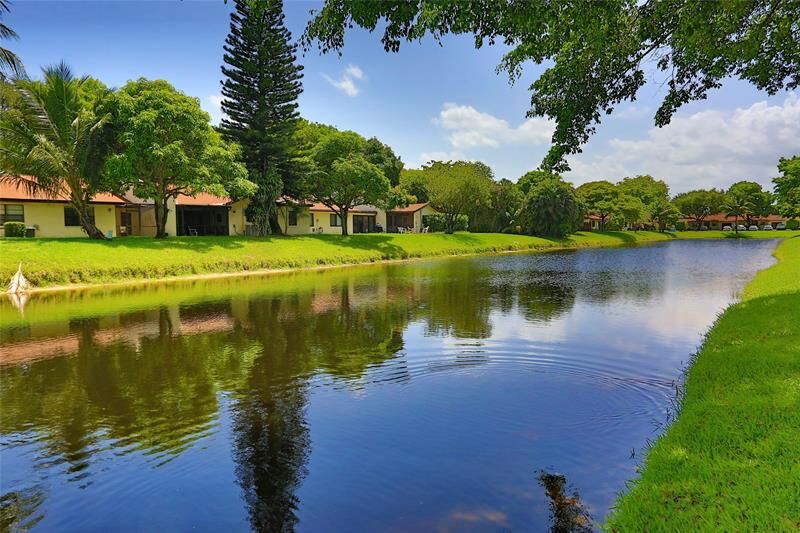 Property Photo: 6616 N Parkway Dr 6616 FL 33068