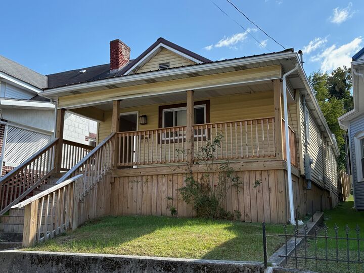414 Summers St  Hinton WV 25951 photo