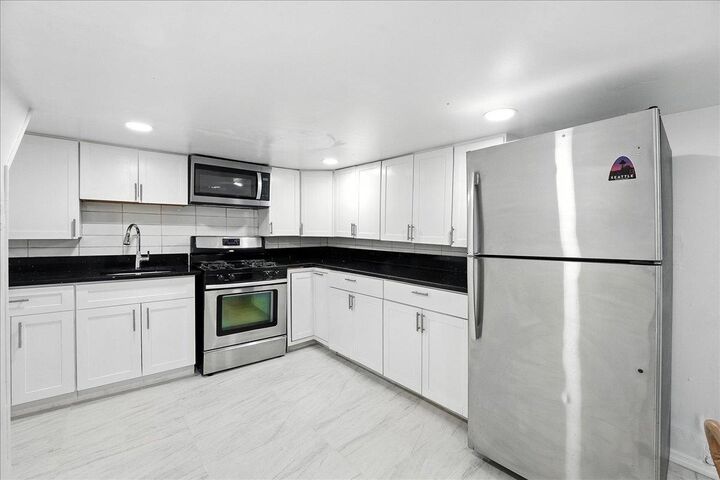 Property Photo: 283 Griffith St Carriage House NJ 07307-4855