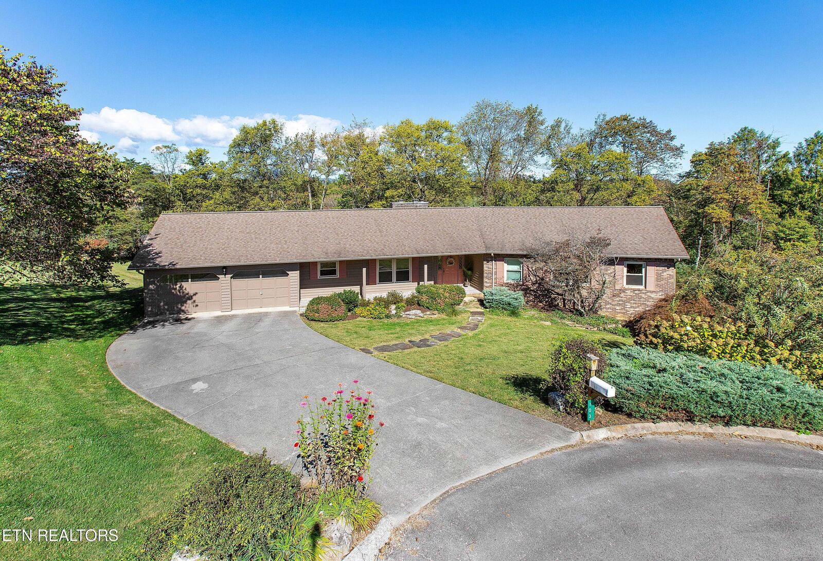Property Photo: 103 Farmington Place TN 37716