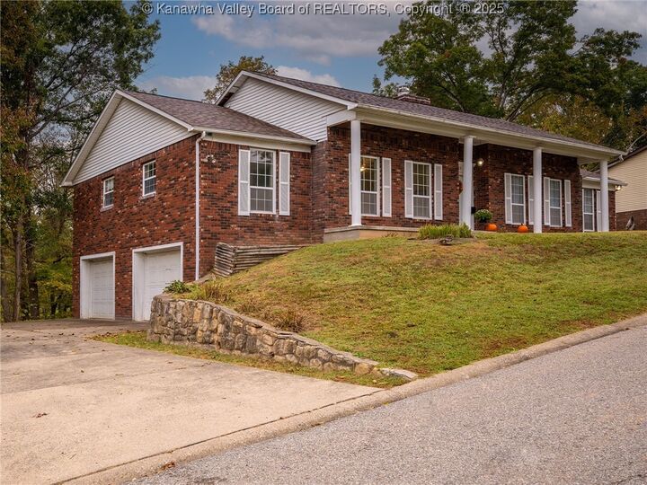 Property Photo: 805 Grandview Drive WV 25064