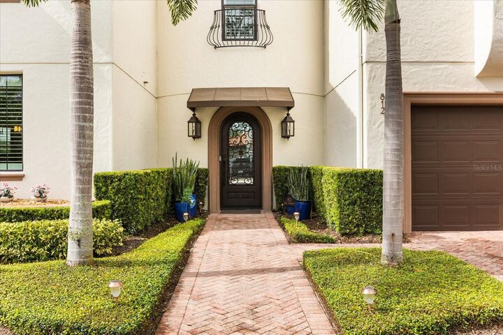 Property Photo: 812 Stephens Pass Cove FL 32746