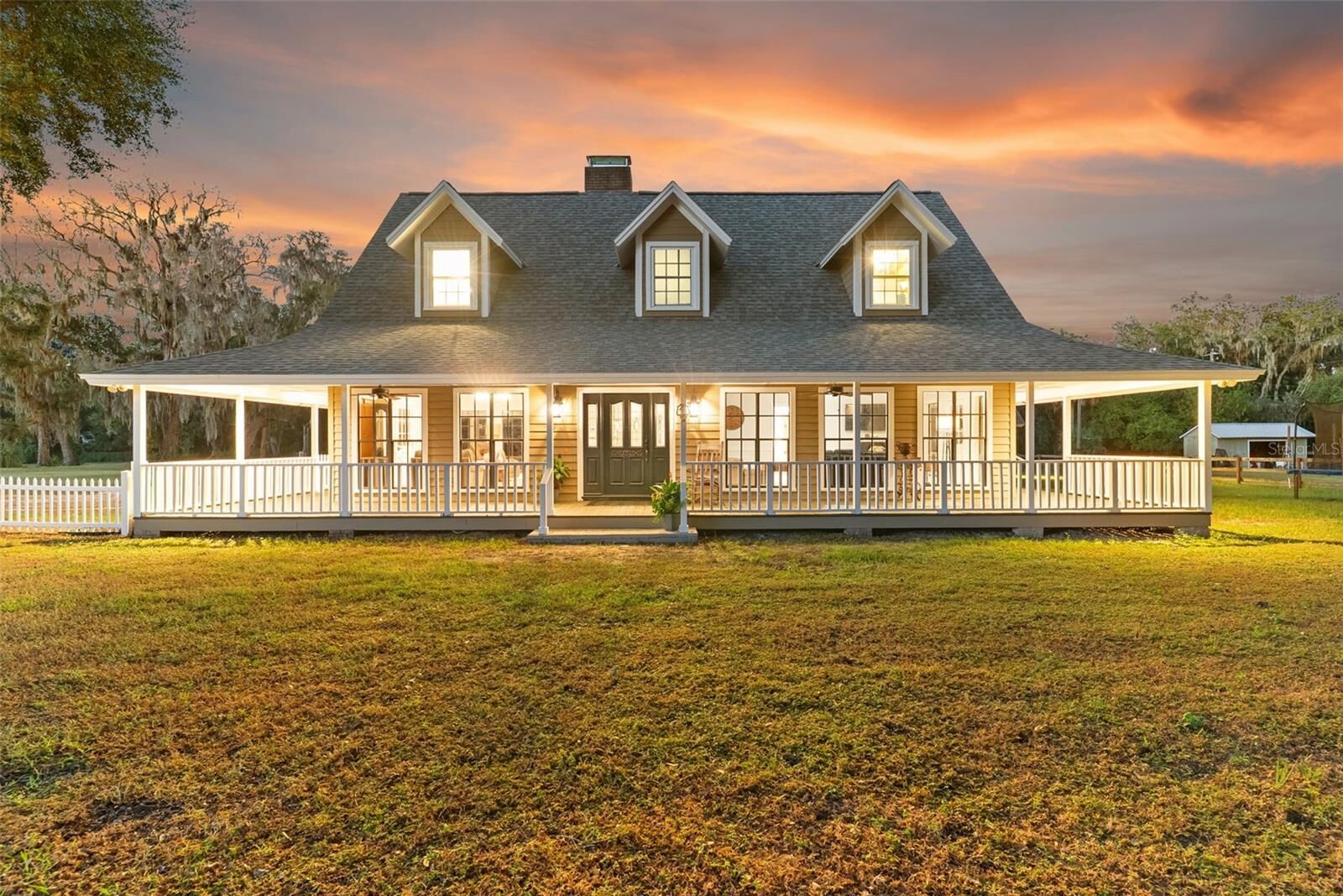 Property Photo: 908 Pelote Cemetery Road FL 33547