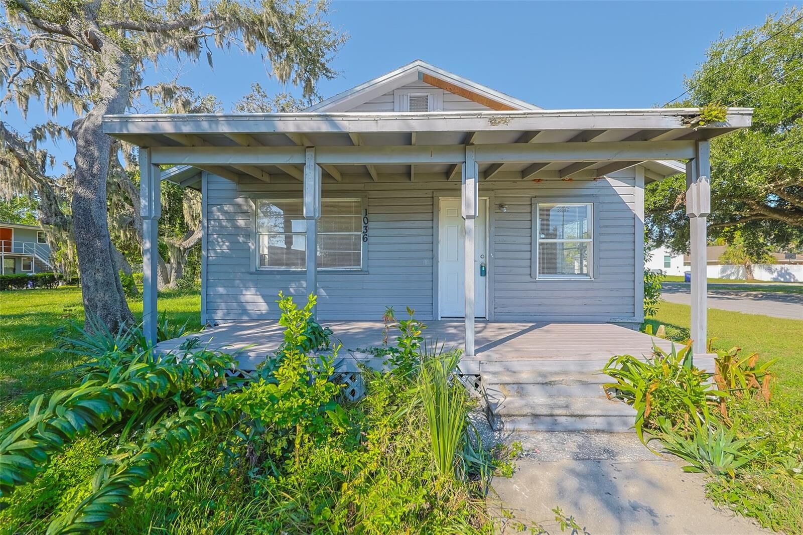 Property Photo:  1036 N Missouri Avenue  FL 33805 
