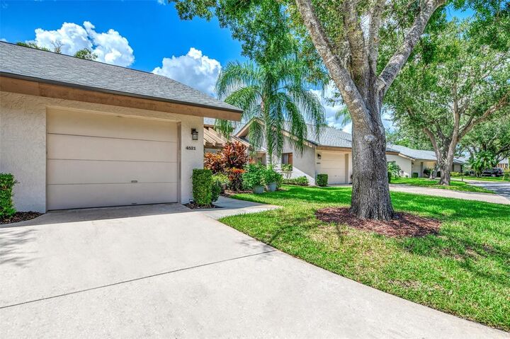 Property Photo: 4521 Kingsmere 6 FL 34235