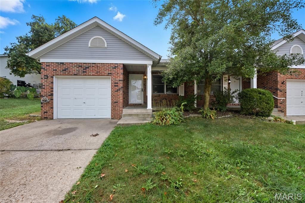 Property Photo:  416 Hill Street  MO 63090