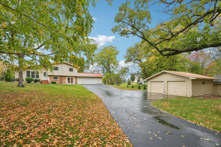N7427 Hillendale Pkwy  Beaver Dam WI 53916 photo