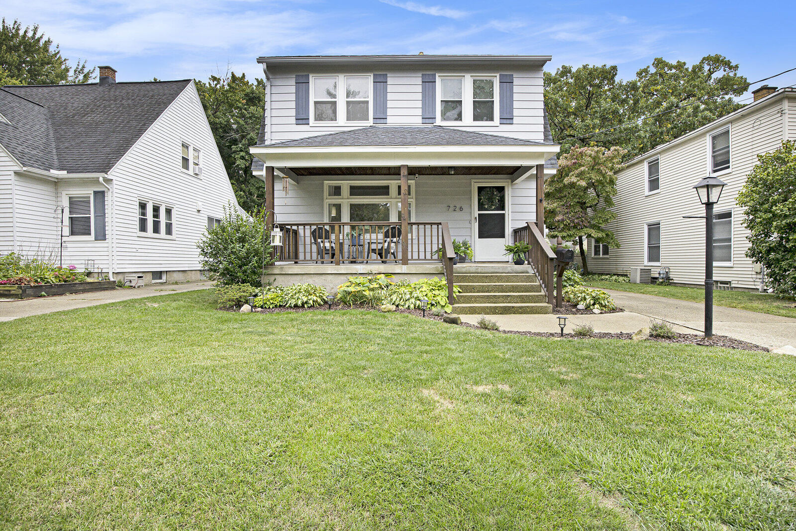 Property Photo: 726 SE Deming Street SE MI 49507