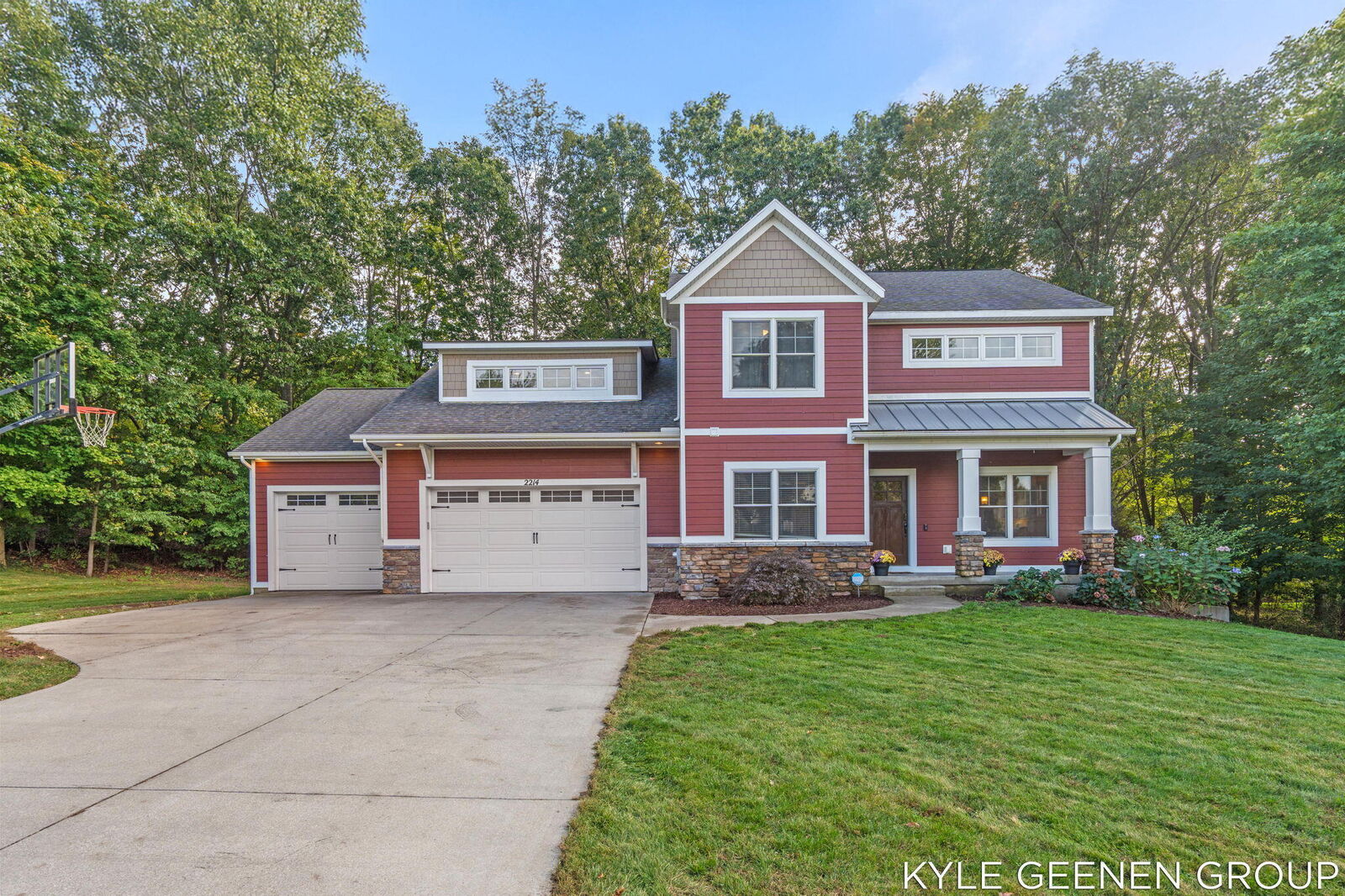 Property Photo: 2214 Bristol Street MI 49424