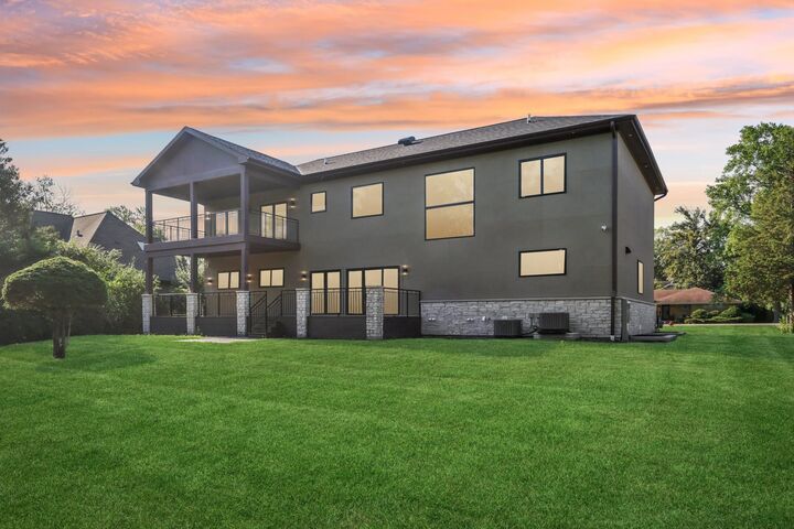 Property Photo:  1744 Walnut Circle  IL 60062