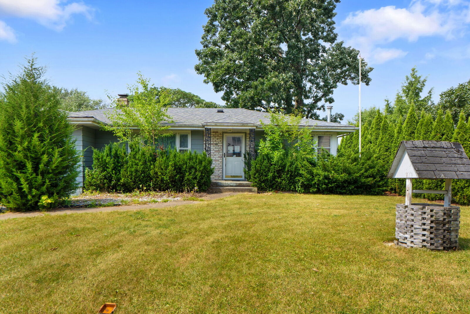 Property Photo: 34906 N Augustana Avenue IL 60041