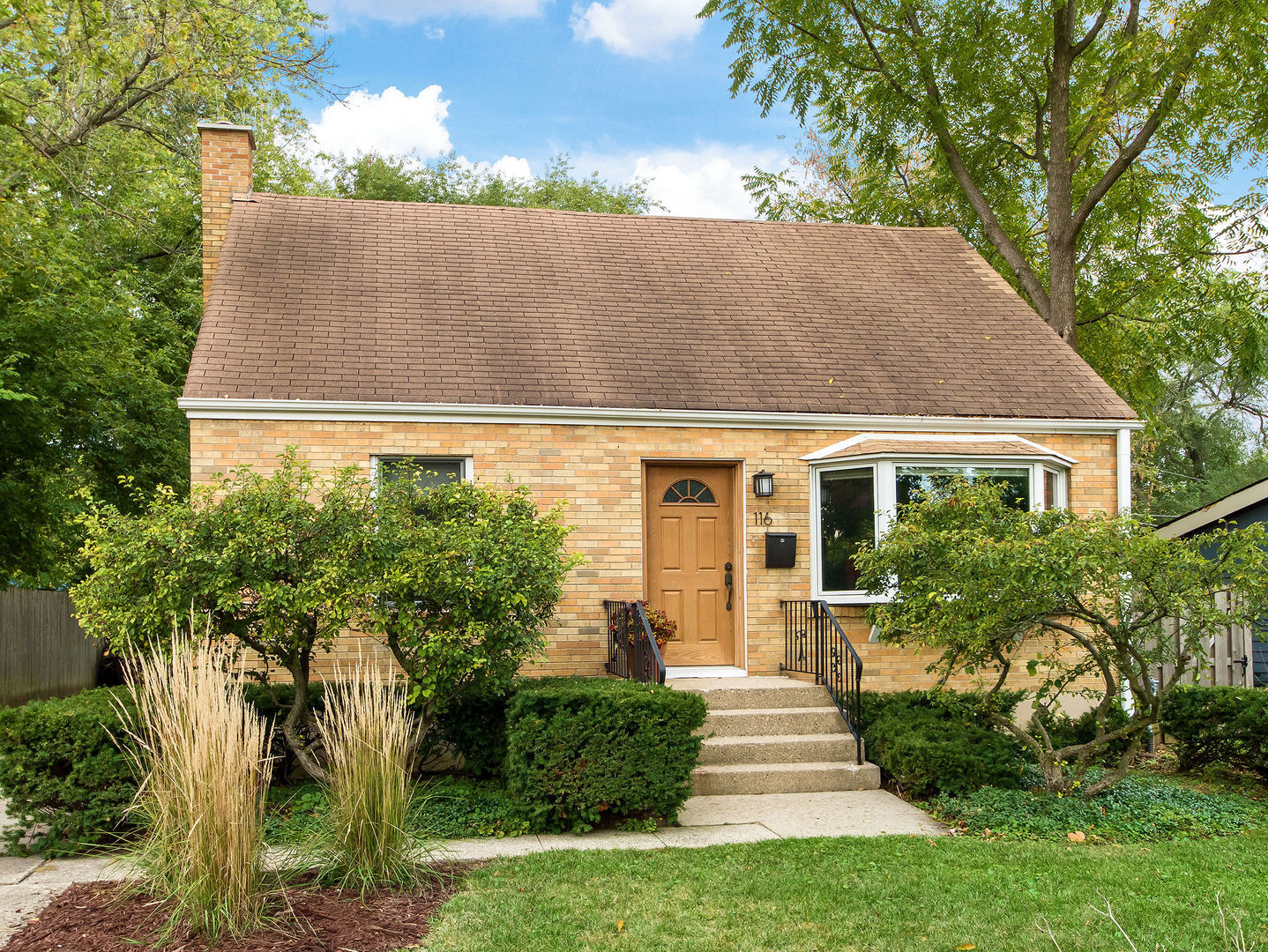 Property Photo: 116 N Prairie Avenue IL 60060