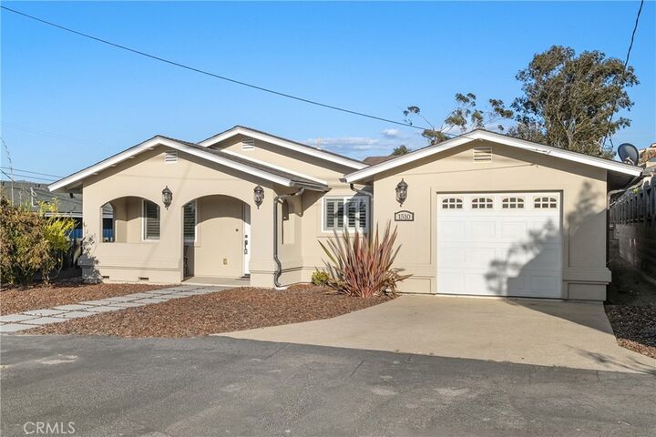 Property Photo: 1510 13th Street CA 93402