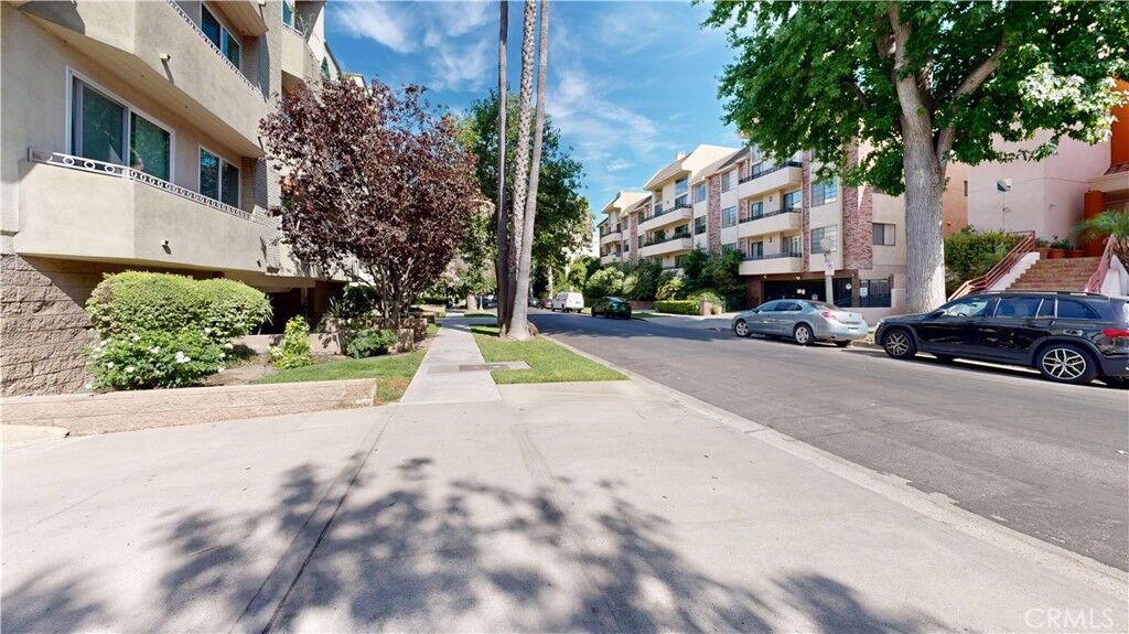 Property Photo: 14569 Benefit 102 CA 91403