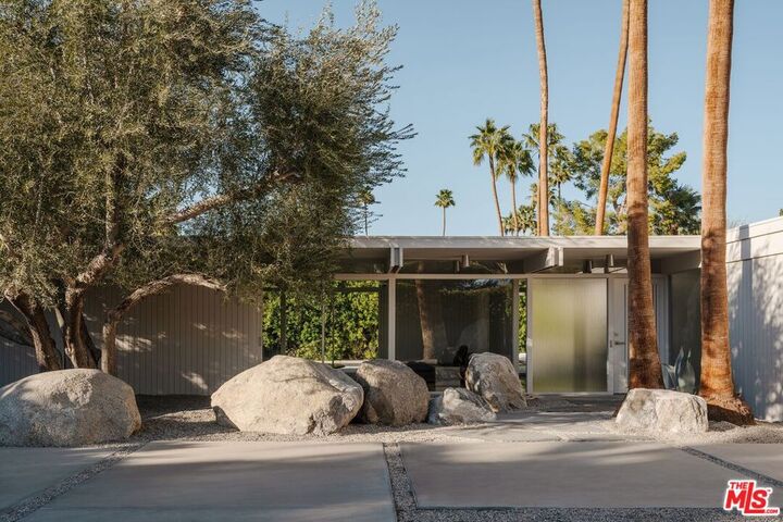 Property Photo: 1272 E Verbena Drive CA 92262