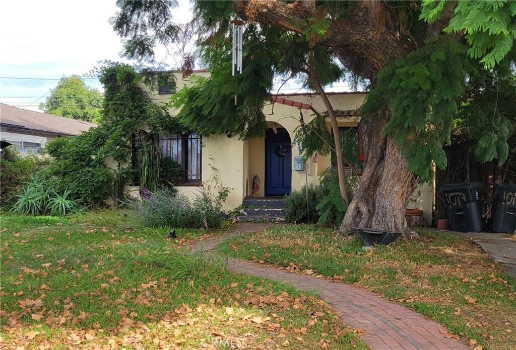 Property Photo: 1019 S Hickory CA 92701