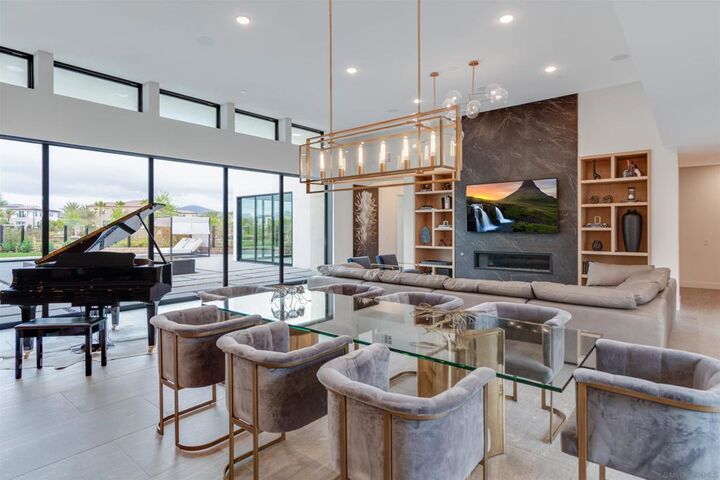 Property Photo: 5384 Aurora Summit Trl CA 92130