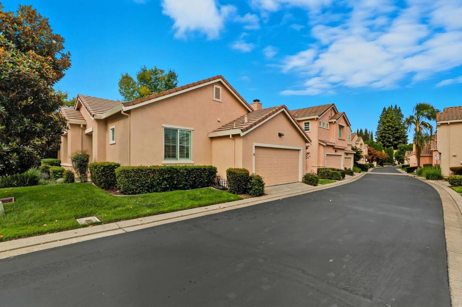 Property Photo:  28 Genoa Court  CA 95831 