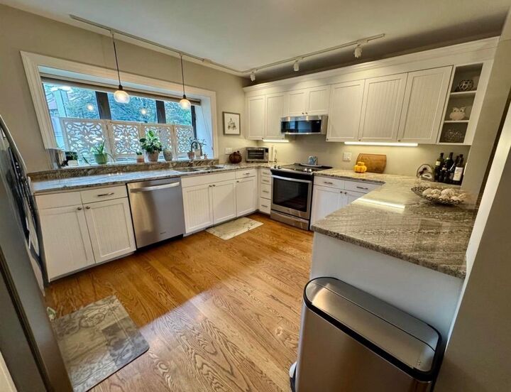 Property Photo: 23 Pondview Drive NH 03054
