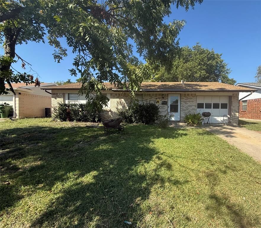Property Photo:  1017 Peace Rose Avenue  TX 75040 