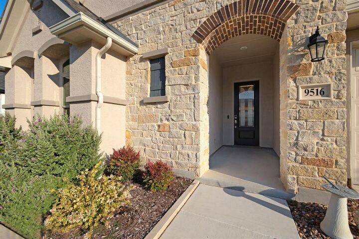 Property Photo: 9516 Banded Iron Lane TX 76207