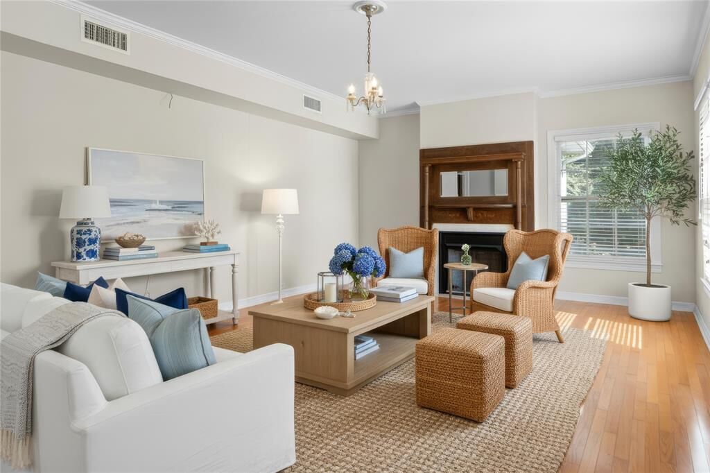 Property Photo:  501 E Dallas Avenue  TX 75432