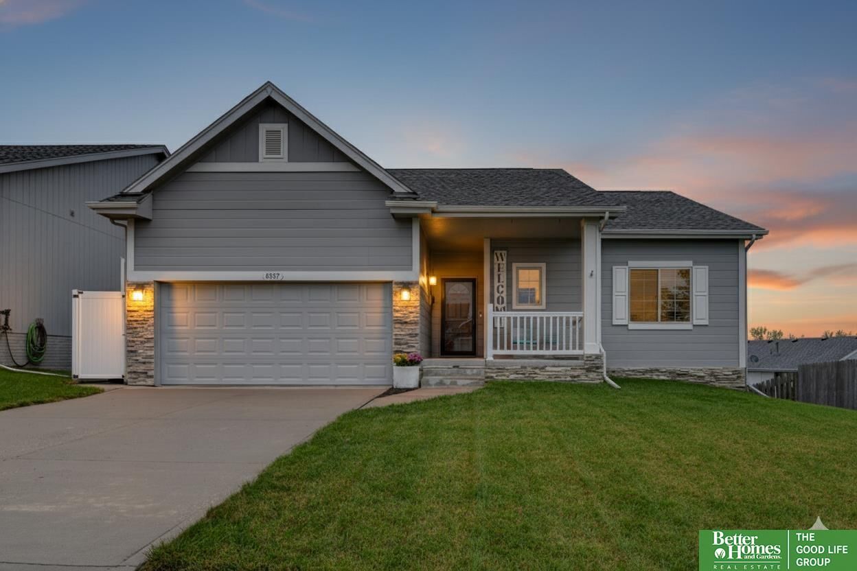 Property Photo: 8557 King Street NE 68122