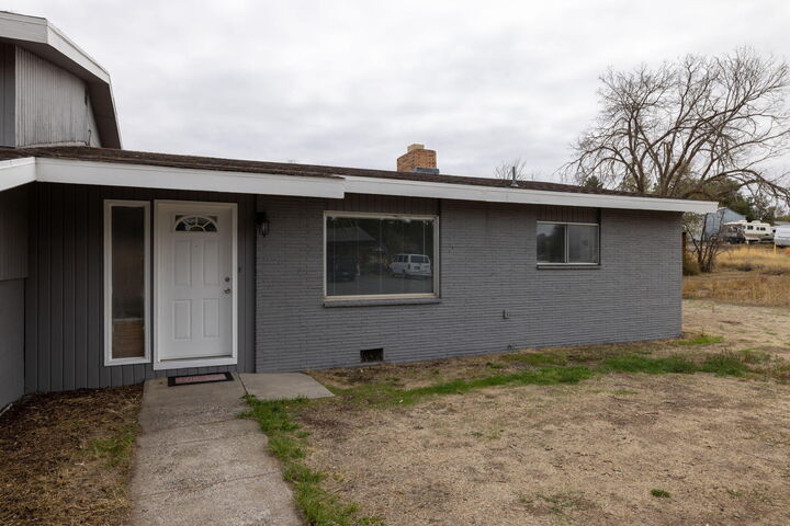 Property Photo: 511 SW Fairgounds Road OR 97741