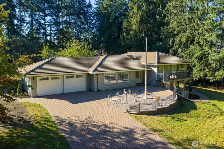 Property Photo: 1622 175th Street SW WA 98037