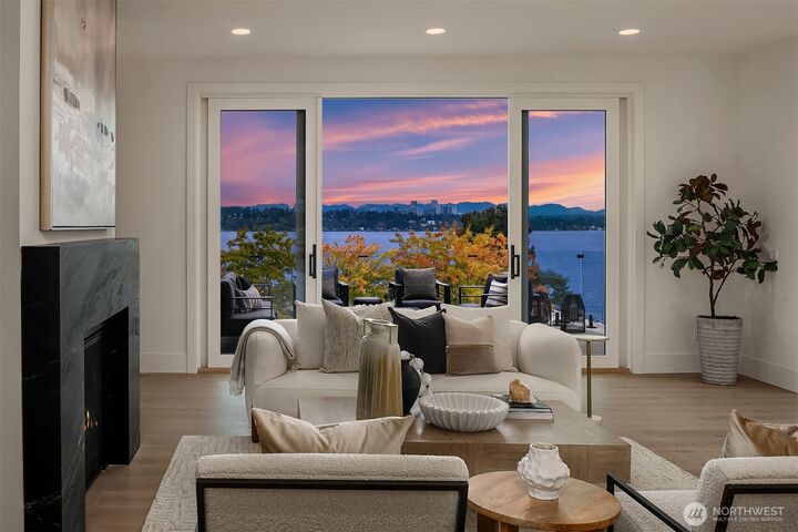 Property Photo:  1027  McGilvra Boulevard E  WA 98112 