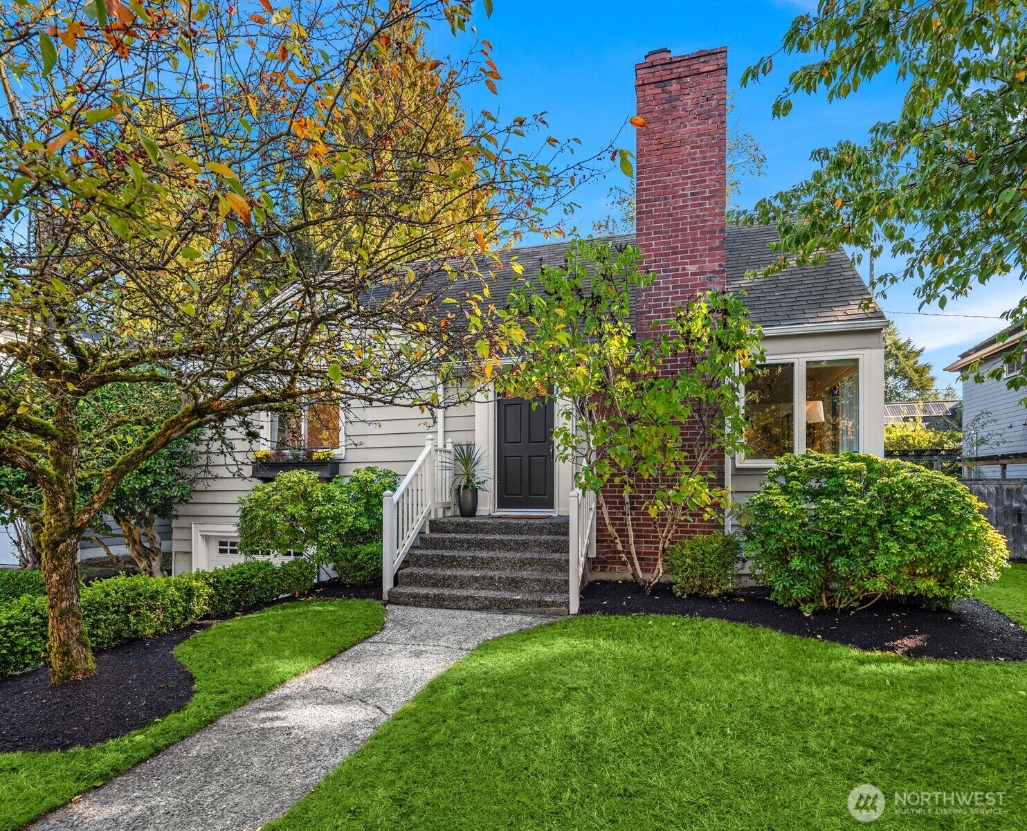 Property Photo: 8026 39th Avenue NE WA 98115