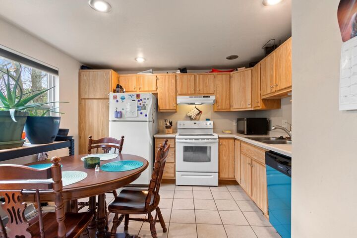 Property Photo: 2135 S Broadway WI 54304