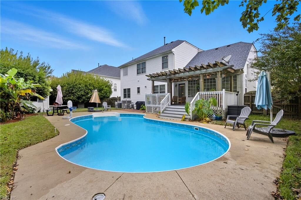 Property Photo: 137 Rabey Farm Rd VA 23435