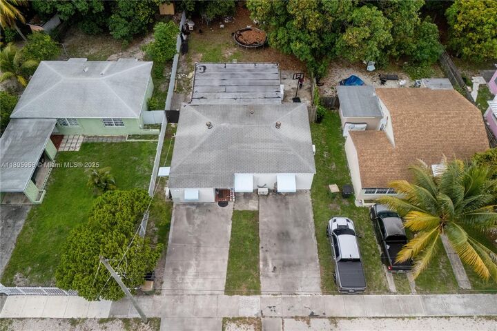 625 NE 130th St  North Miami FL 33161 photo
