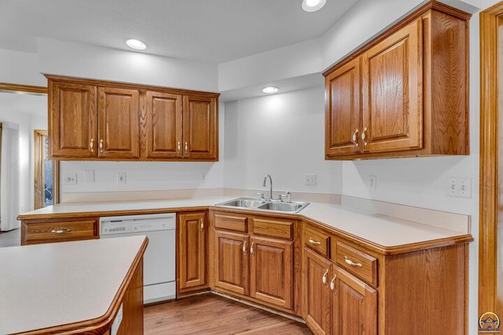 Property Photo: 3912 SW Stonybrook Dr KS 66610