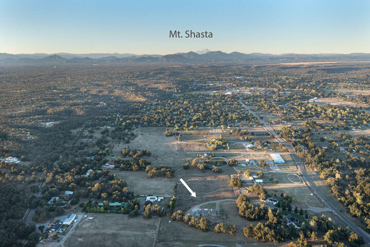 Property Photo: 21900 Cadrona Court CA 96073