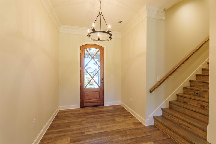 Property Photo:  118 Scarlette Ln  AL 35661 - MUSCLE S 