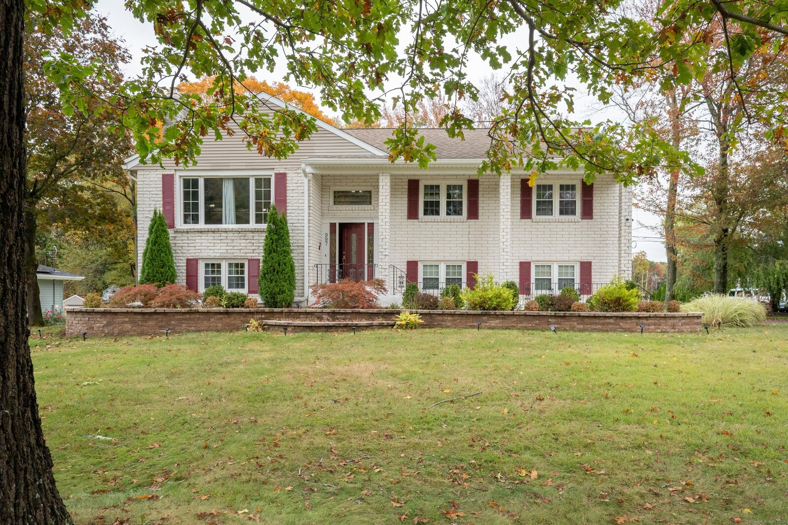 Property Photo:  997 Meriden Avenue  CT 06489