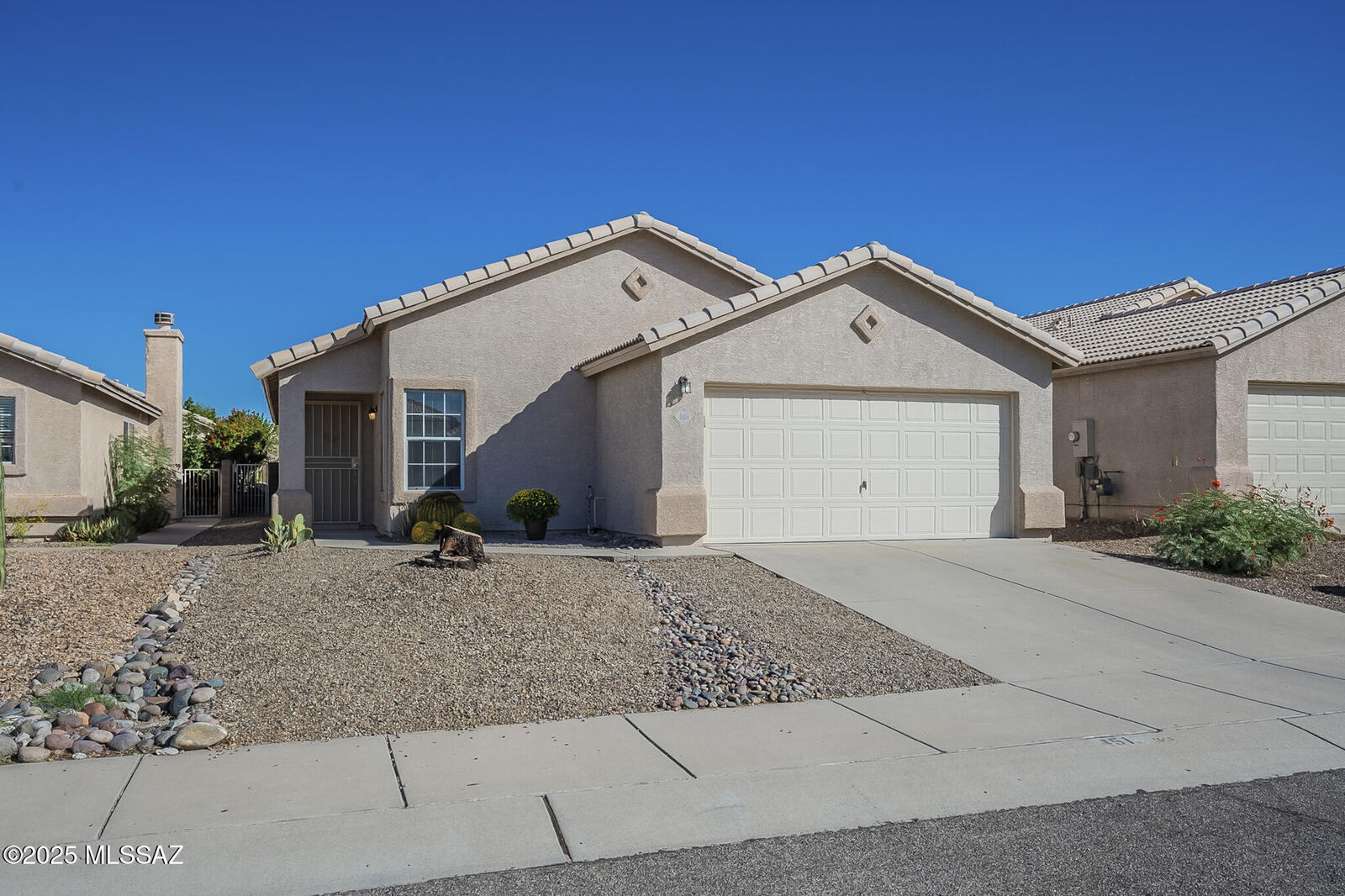 Property Photo: 4516 W Sun Quest Street AZ 85741