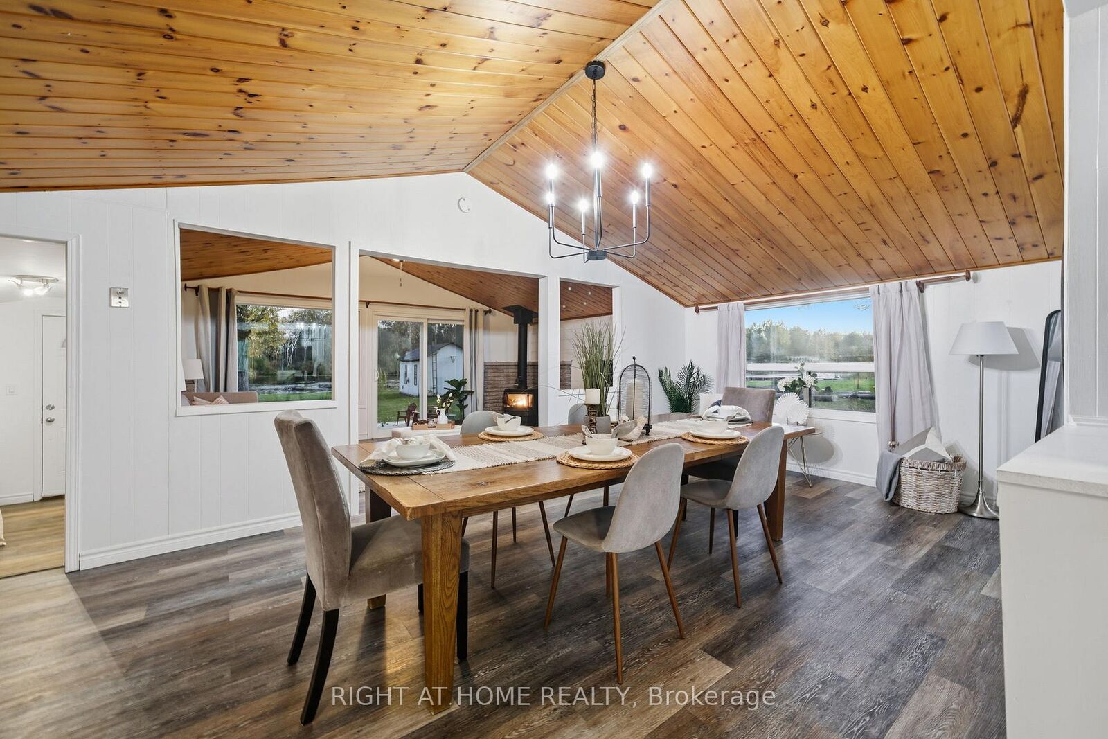 Property Photo:  49 River Road W  ON K0L 1L0