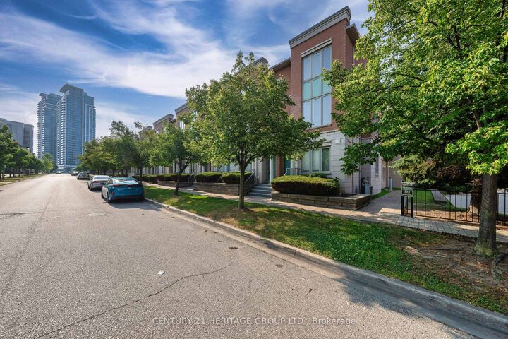 82 Suncrest Boulevard  Markham ON L3T 7Y1 photo