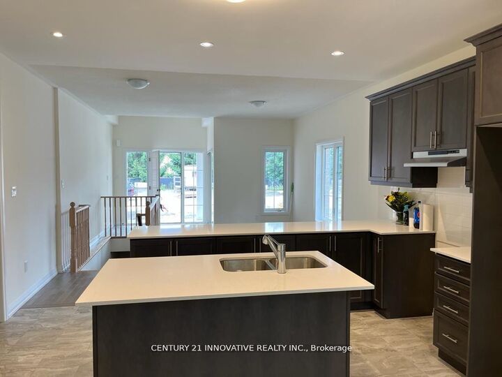 Property Photo: 22 Holtby Court ON L9L 0B4