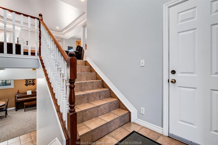 Property Photo: 92 Joanne Court ON N8H 5H5