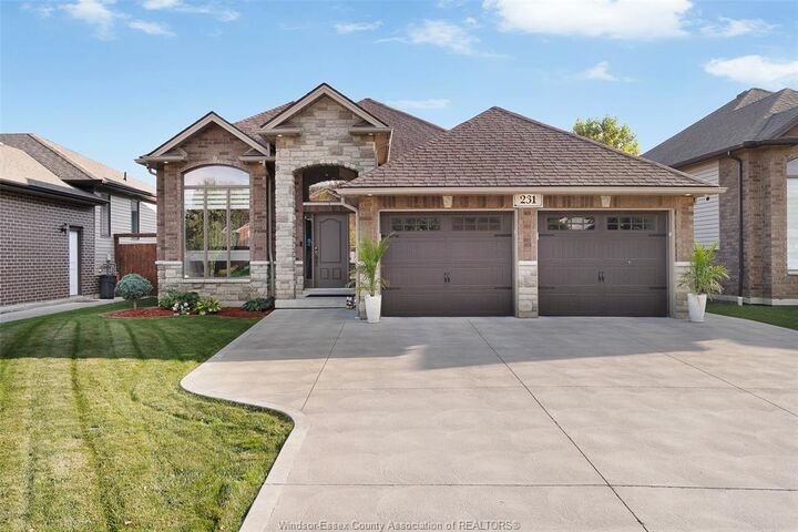 Photo de la propriété: 231 Summer Street ON N8L 0G7