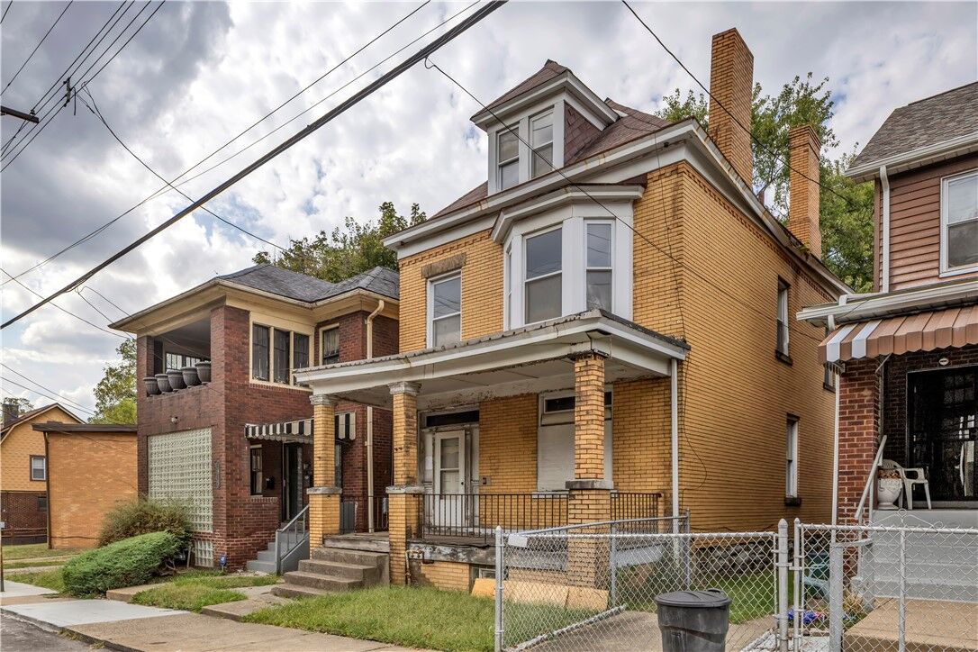Property Photo: 1817 Montier St PA 15221