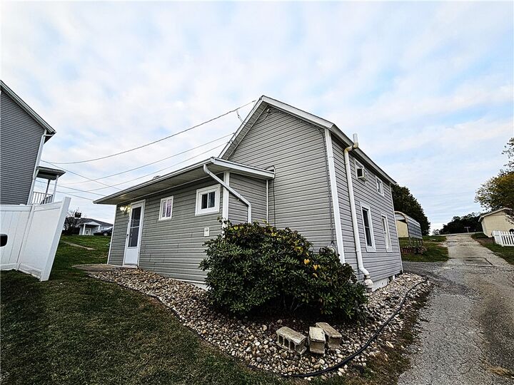 Property Photo:  10 Eggers Ave  PA 15012