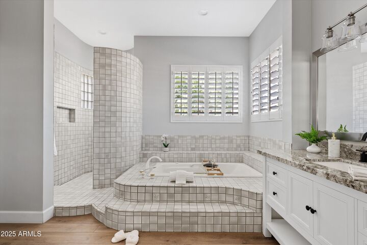 Property Photo:  1831 E Linda Lane  AZ 85234 